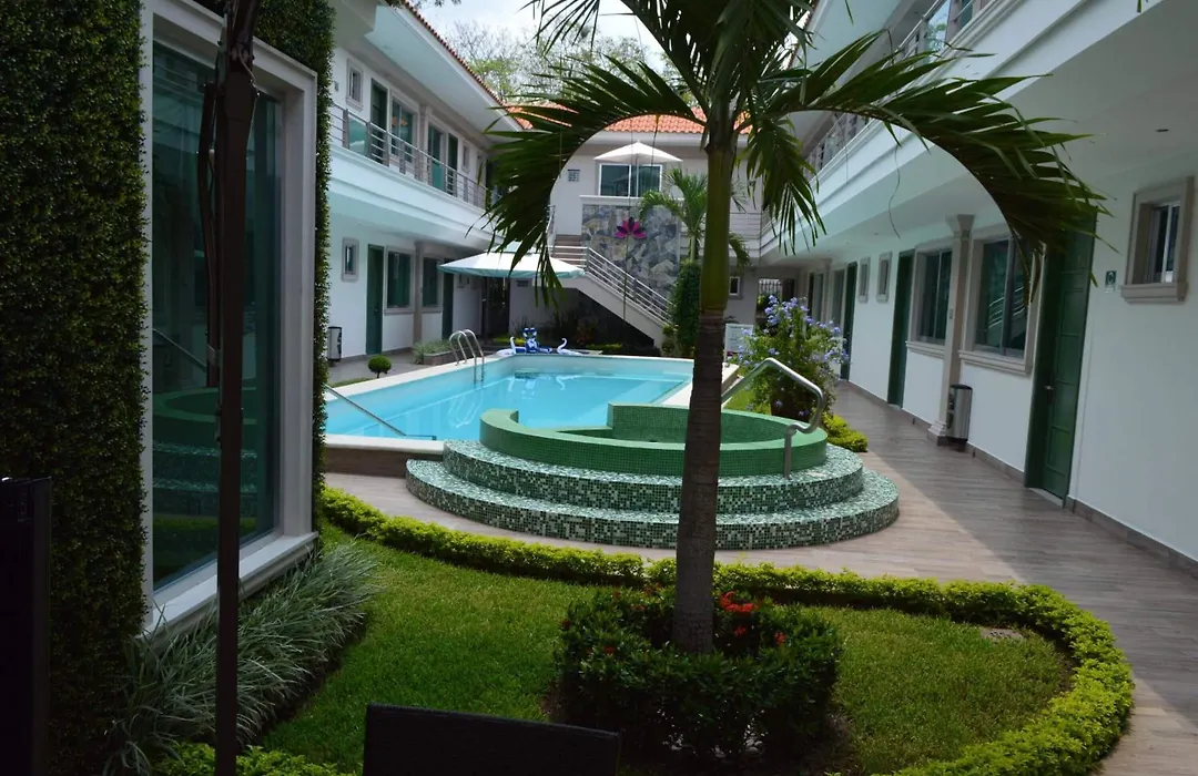 Hotel Villa Magna Poza Rica-1